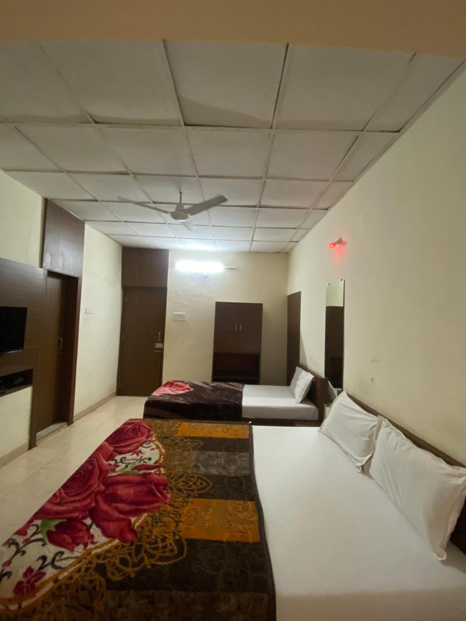 Jewel Resort Лонавла Екстер'єр фото