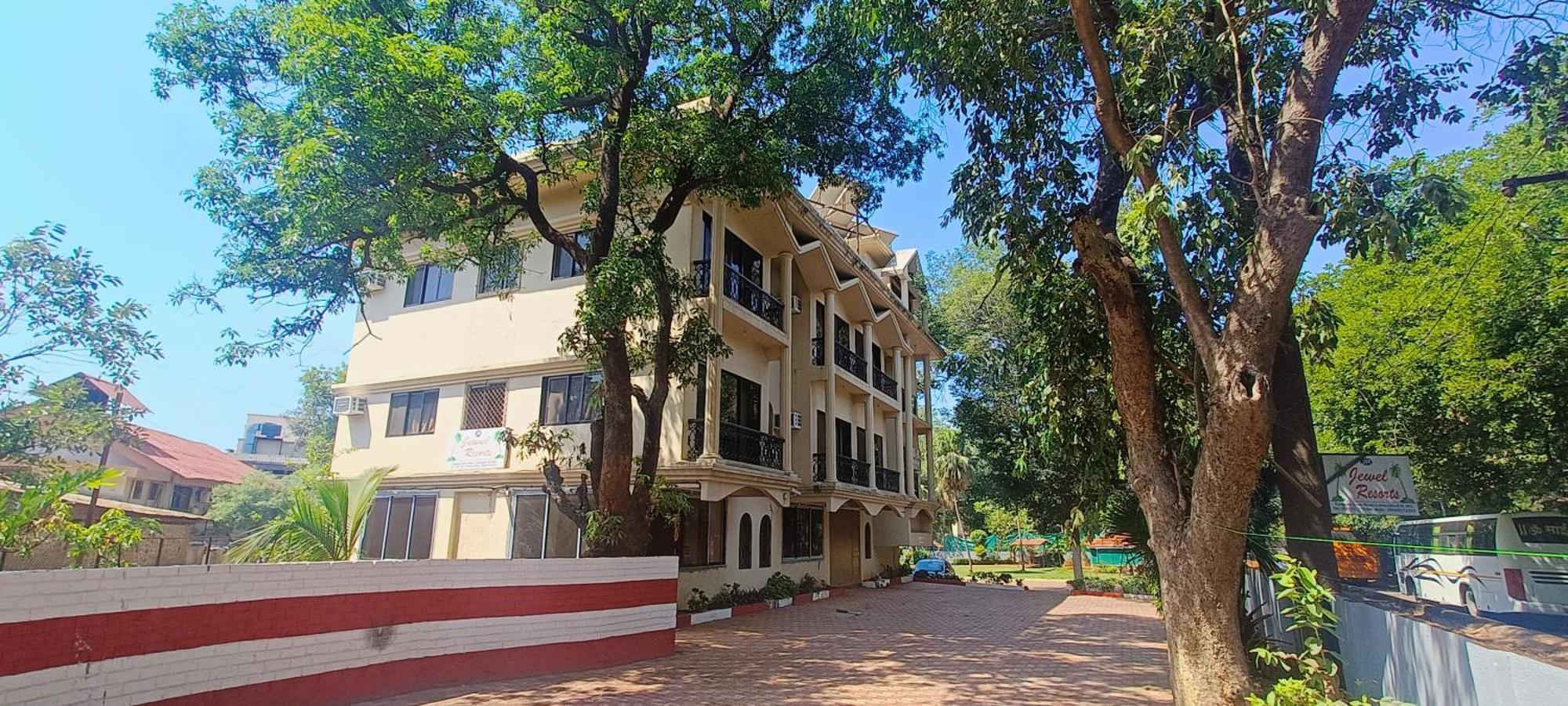 Jewel Resort Лонавла Екстер'єр фото
